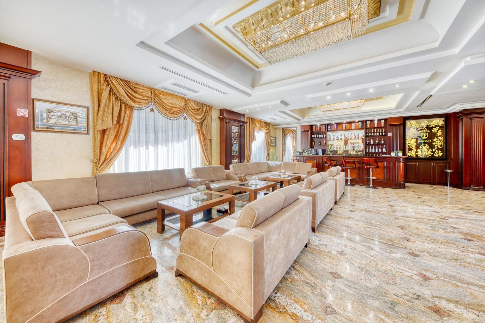 Spa Hotel Grace Forum Γιερεβάν Εξωτερικό φωτογραφία