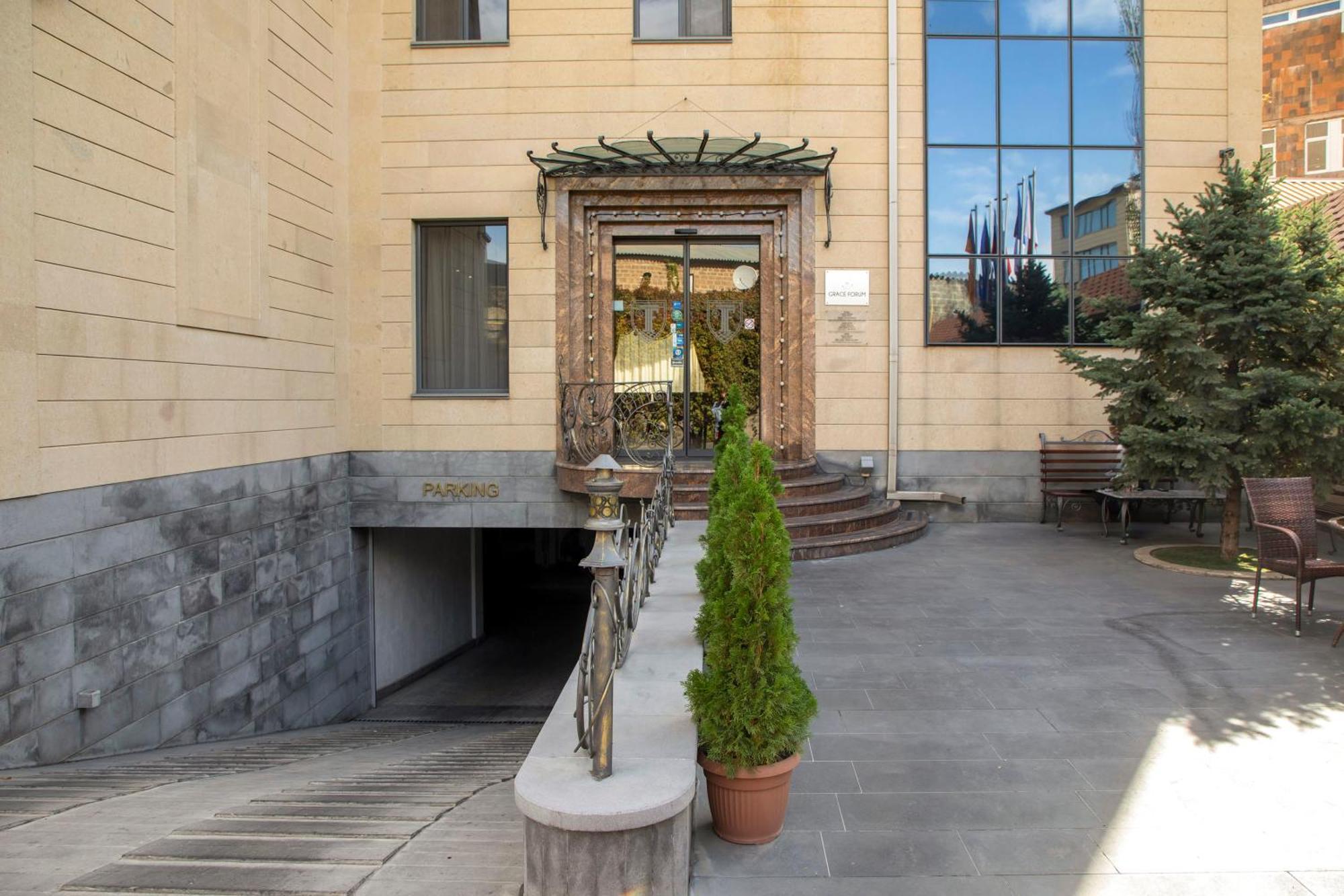 Spa Hotel Grace Forum Γιερεβάν Εξωτερικό φωτογραφία