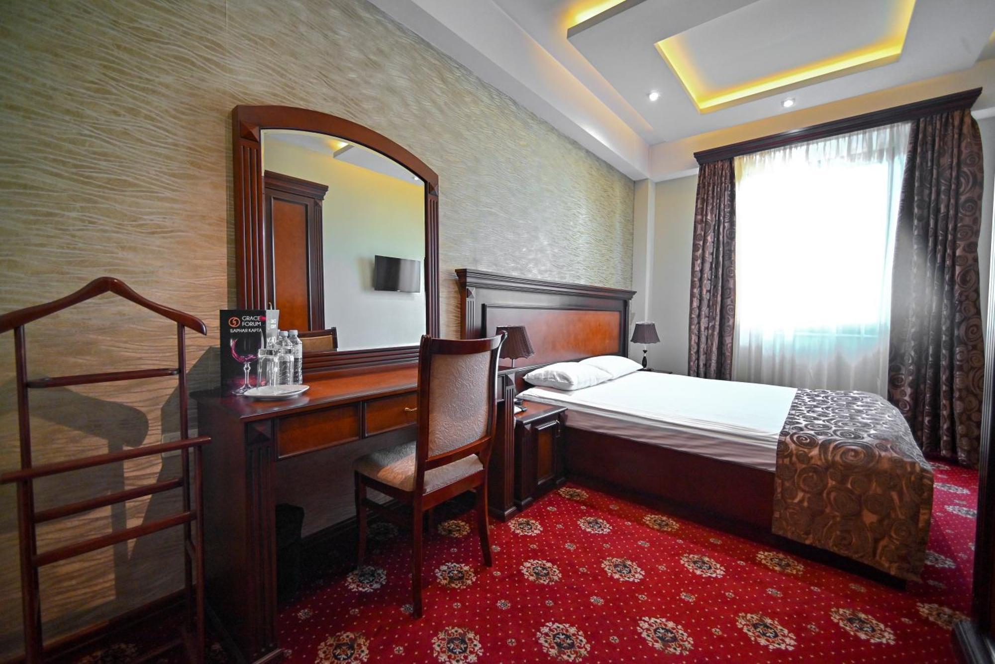 Spa Hotel Grace Forum Γιερεβάν Εξωτερικό φωτογραφία